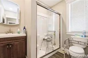 456 S Wellwood Ave, Lindenhurst, NY 11757 - Photo 7