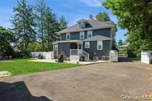 456 S Wellwood Ave, Lindenhurst, NY 11757 - Photo 15