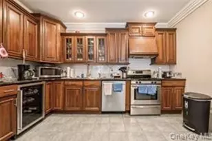 456 S Wellwood Ave, Lindenhurst, NY 11757 - Photo 3