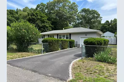 72 Fanning Boulevard, Riverhead, NY 11901 - Photo 1
