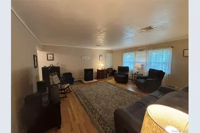 72 Fanning Boulevard, Riverhead, NY 11901 - Photo 7