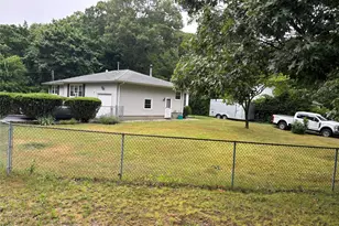 72 Fanning Blvd, Riverhead, NY 11901 - Photo 5