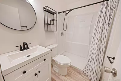 40 E Oakdale Street, Bay Shore, NY 11706 - Photo 15