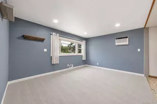 40 E Oakdale St, Bay Shore, NY 11706 - Photo 5