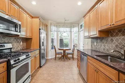 189 Symphony Drive, Lake Grove, NY 11755 - Photo 9