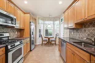 189 Symphony Dr, Lake Grove, NY 11755 - Photo 9