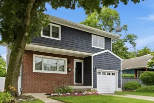 4 Pequot Ave, Port Washington, NY 11050 - Photo 3