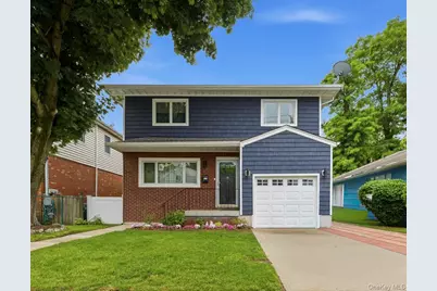 4 Pequot Avenue, Port Washington, NY 11050 - Photo 1
