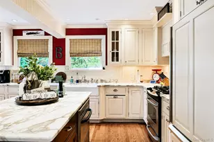 7 Country Club Rd, Bellport, NY 11713 - Photo 9