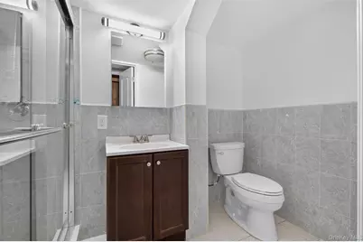 6706 Thornton Place, Forest Hills, NY 11375 - Photo 15