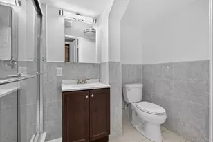 67-06 Thornton Pl, Forest Hills, NY 11375 - Photo 15