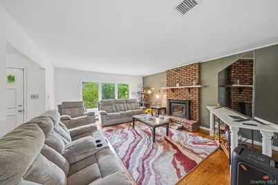 6 Rolling Woods Lane, Hampton Bays, NY 11946 - Photo 11