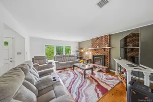 6 Rolling Woods Ln, Hampton Bays, NY 11946 - Photo 11