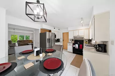 6 Rolling Woods Lane, Hampton Bays, NY 11946 - Photo 15