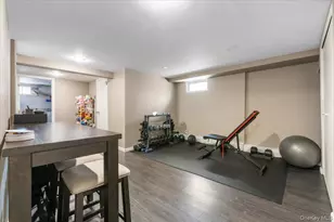 72 Pembrook Dr, Mineola, NY 11501 - Photo 31