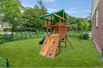 72 Pembrook Drive, Mineola, NY 11501 - Photo 35