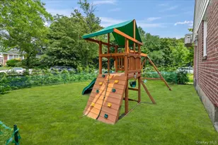 72 Pembrook Dr, Mineola, NY 11501 - Photo 35