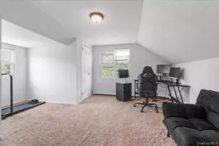 72 Pembrook Dr, Mineola, NY 11501 - Photo 25