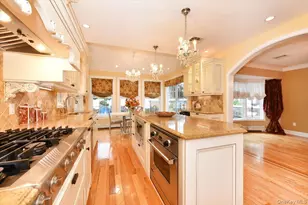 32 Lark Dr, Woodbury, NY 11797 - Photo 9
