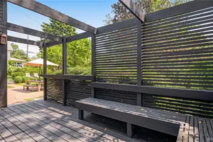 221 Division St, Sag Harbor, NY 11963 - Photo 23