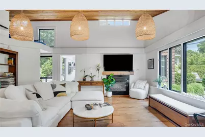 221 Division Street, Sag Harbor, NY 11963 - Photo 3