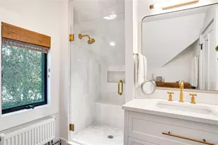 221 Division St, Sag Harbor, NY 11963 - Photo 9