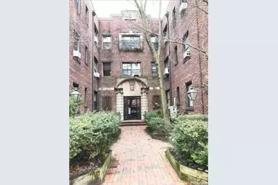 7 Bond Street #2C, Great Neck, NY 11021 - Photo 1