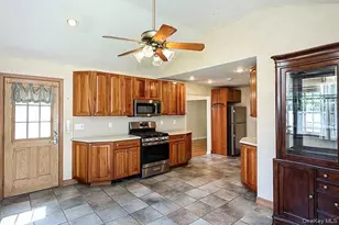 219 Lindbergh St, Massapequa Park, NY 11762 - Photo 15
