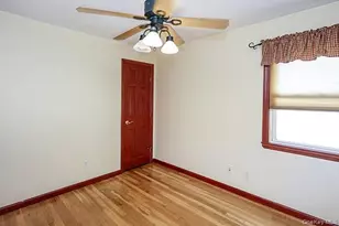 219 Lindbergh St, Massapequa Park, NY 11762 - Photo 21
