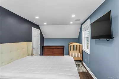 34 Preston Street #B, Port Washington, NY 11050 - Photo 17