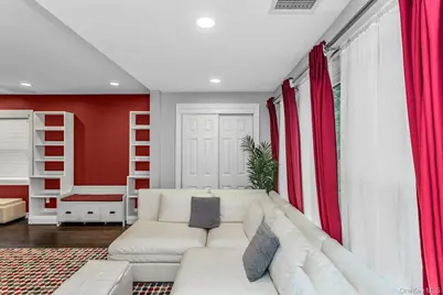 34 Preston Street #B, Port Washington, NY 11050 - Photo 5