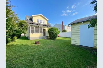 711 S Broadway, Lindenhurst, NY 11757 - Photo 21