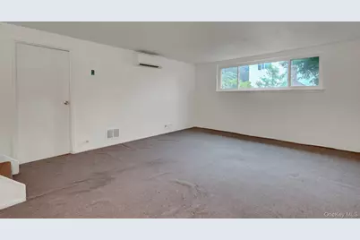 135 Atlantic Place, Hauppauge, NY 11788 - Photo 21