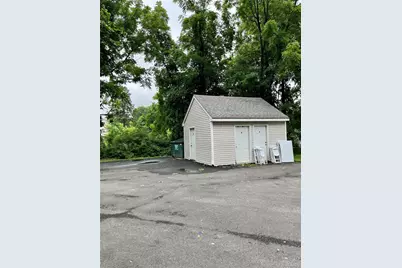 56 Tilden Lane #2nd Floor Front, Greenlawn, NY 11740 - Photo 11