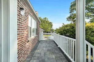 102 Strattford Rd, New Hyde Park, NY 11040 - Photo 3