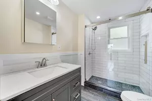 102 Strattford Rd, New Hyde Park, NY 11040 - Photo 15