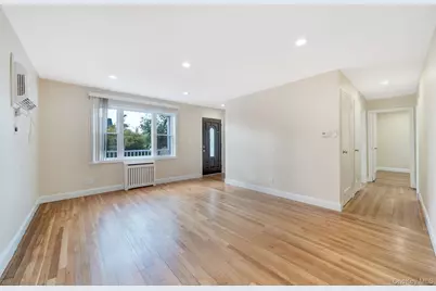 102 Strattford Road, New Hyde Park, NY 11040 - Photo 7