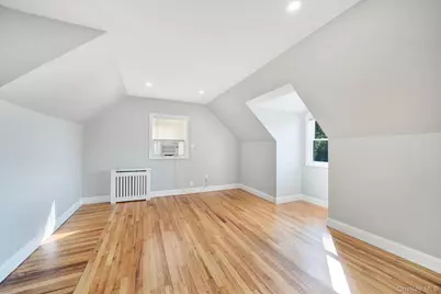 102 Strattford Road, New Hyde Park, NY 11040 - Photo 19