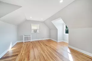 102 Strattford Rd, New Hyde Park, NY 11040 - Photo 19