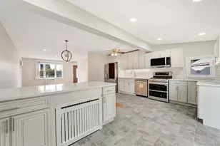 102 Strattford Rd, New Hyde Park, NY 11040 - Photo 9