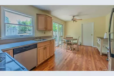 21 Madeley Lane, Stony Brook, NY 11790 - Photo 5