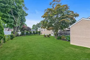 369 Maple Ave, East Meadow, NY 11554 - Photo 15