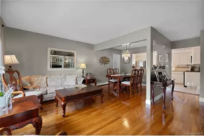 22 Marilyn Court, West Babylon, NY 11704 - Photo 19