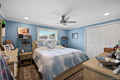 22 Marilyn Court, West Babylon, NY 11704 - Photo 9