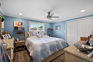 22 Marilyn Ct, West Babylon, NY 11704 - Photo 9