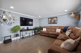 22 Marilyn Ct, West Babylon, NY 11704 - Photo 5