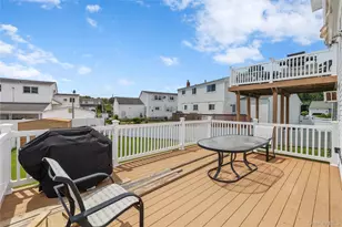 22 Marilyn Ct, West Babylon, NY 11704 - Photo 27