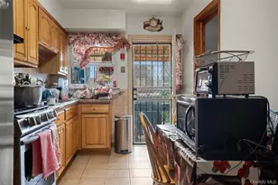 868 E 216th St, Bronx, NY 10467 - Photo 7