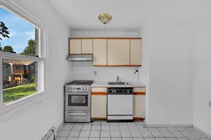 112 Cardinal Ln, Islip, NY 11751 - Photo 11