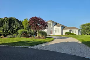 18 Pine Tree Ln, Westhampton, NY 11977 - Photo 3